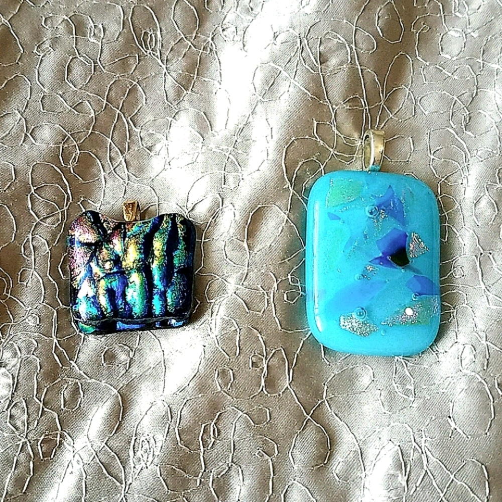 Bundle of 2 Blue Fused Dichroic Glass Pend…